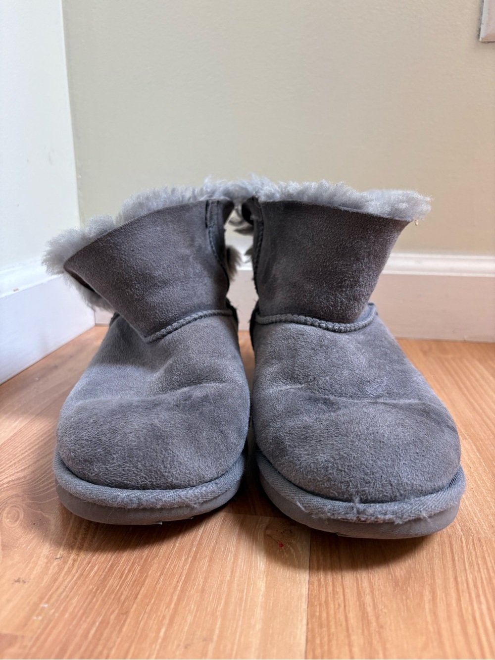 UGG Kids Short Gray Shearling-Lined Boots - Picture 3 of 8
